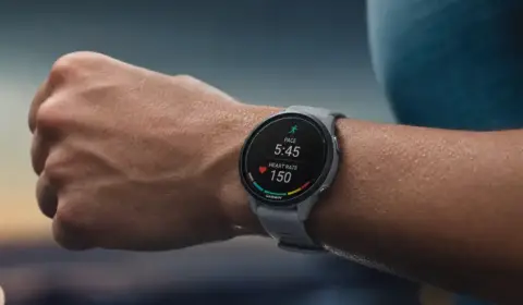 Garmin Forerunner 70 Launch: AMOLED রানিং ওয়াচ $249—স্পেক, ব্যাটারি ও ভারতে দাম